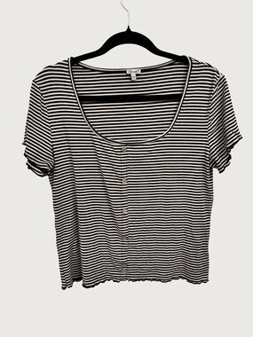 KISMET | Black & White Striped Button-Front Scoop Neck Top